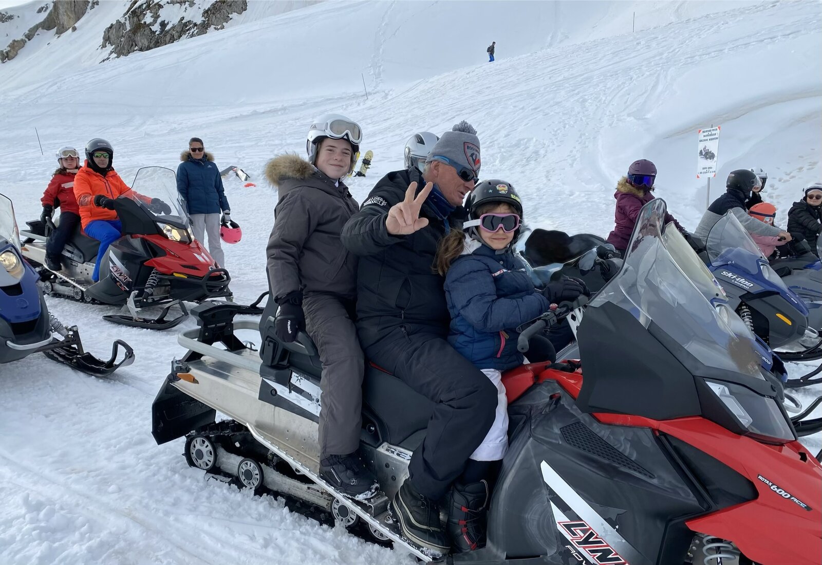 Motoneige aux Carroz d'Arâches : sorties en soirée et réservation
