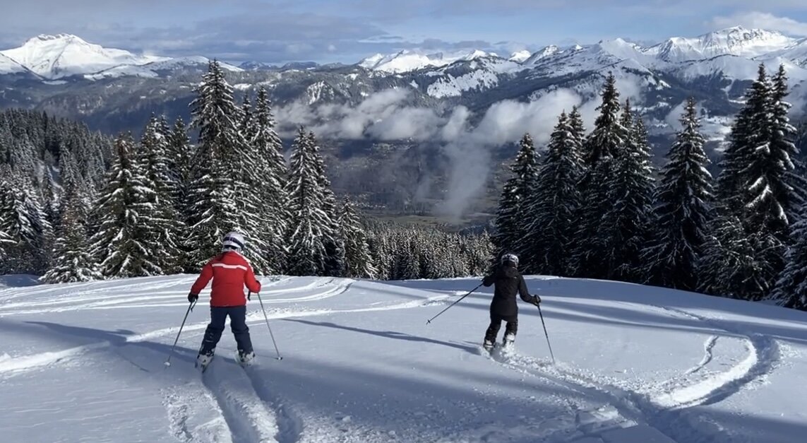 Ski en famille aux Carroz : jardin des neiges et Kid'O'Ski